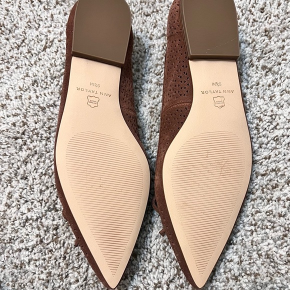 ANN TAYLOR Flats Perforated Suede Pointy Toe Ballet Midnight Mahogany 9.5 NEW - Picture 5 of 6